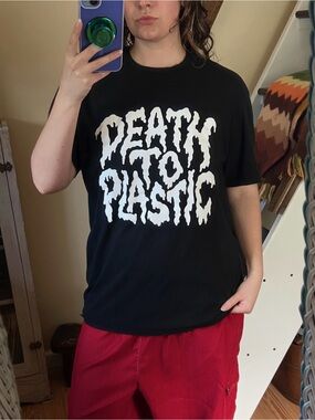 Liquid Death “Death to Plastic” Drip Font Tee Grunge Emo Gothic Graphic Shirt